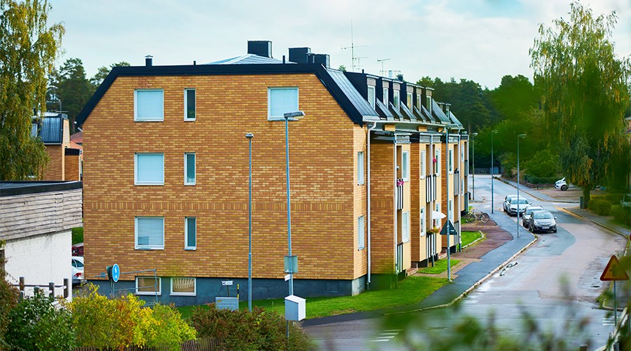Bostadsrättsförening i gult tegel 